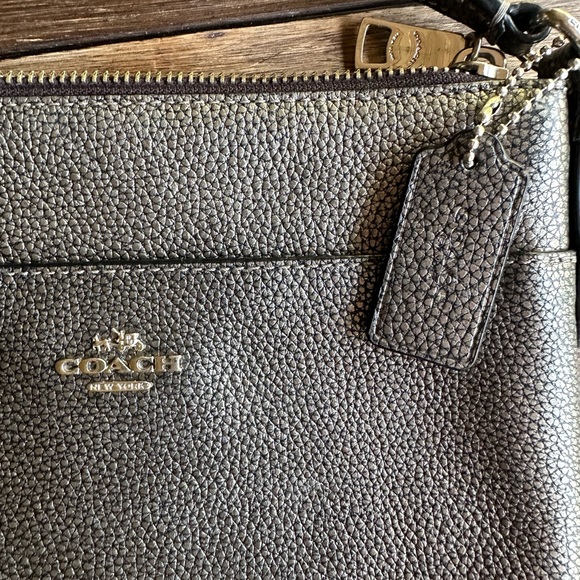 Coach pebble leather snap crossbody - Picture 4 of 13